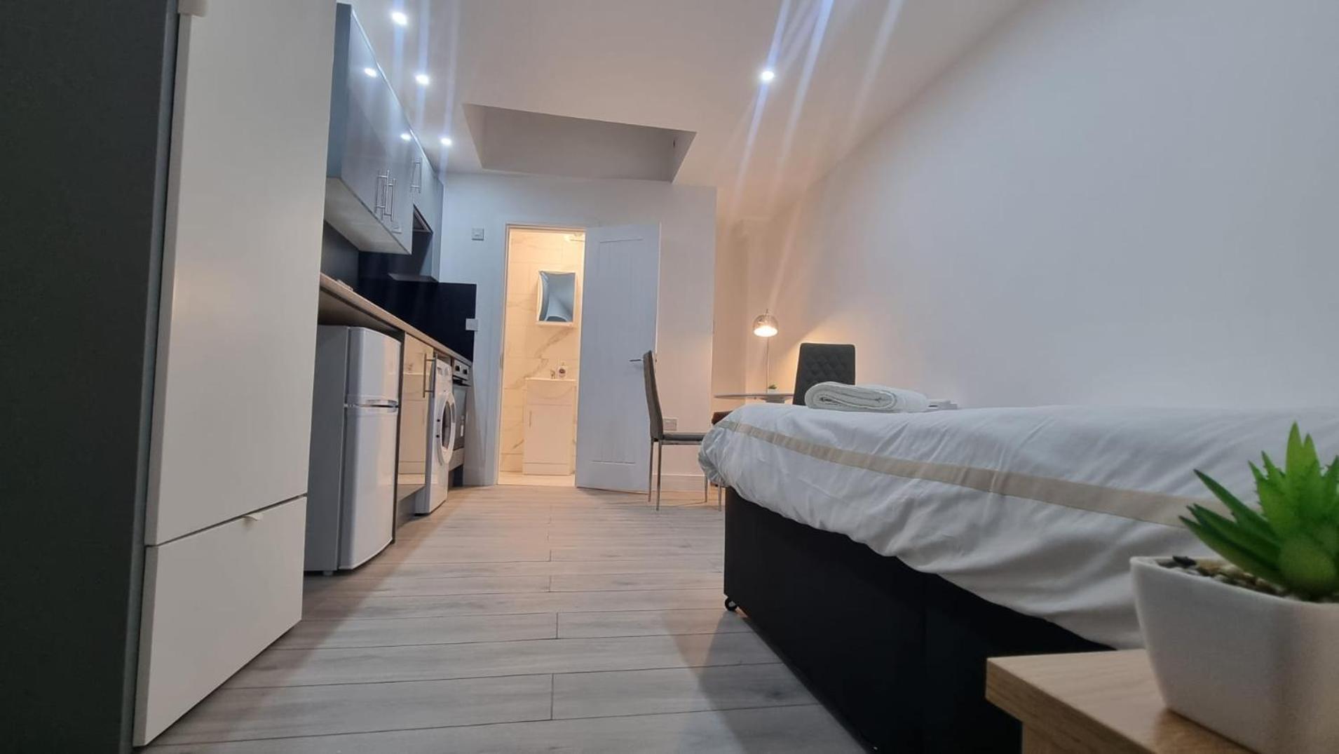 Brand New Collection Of Studios Close To Tube Station Londres Extérieur photo