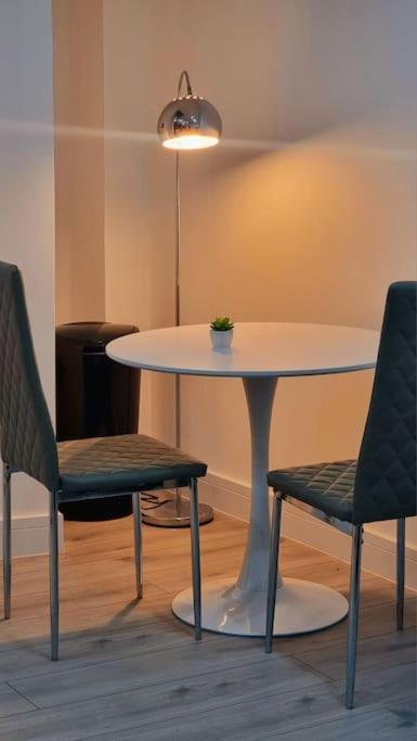 Brand New Collection Of Studios Close To Tube Station Londres Extérieur photo