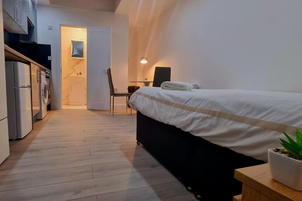 Brand New Collection Of Studios Close To Tube Station Londres Extérieur photo