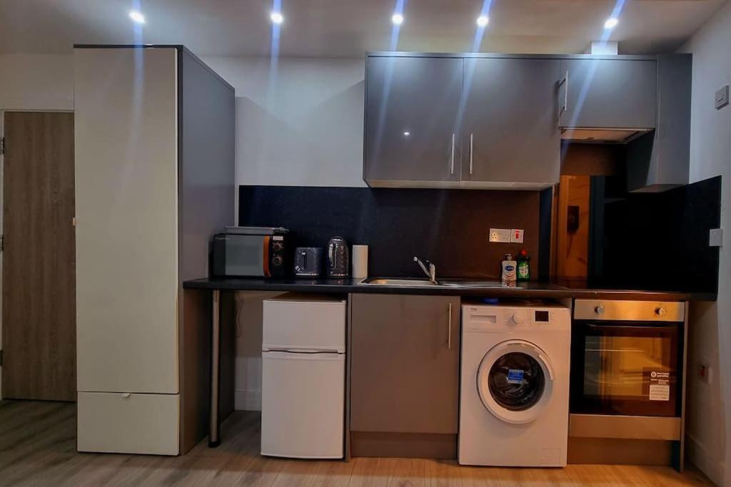 Brand New Collection Of Studios Close To Tube Station Londres Extérieur photo